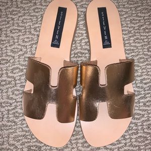❌SOLD❌ Steve Madden Gold Sandals